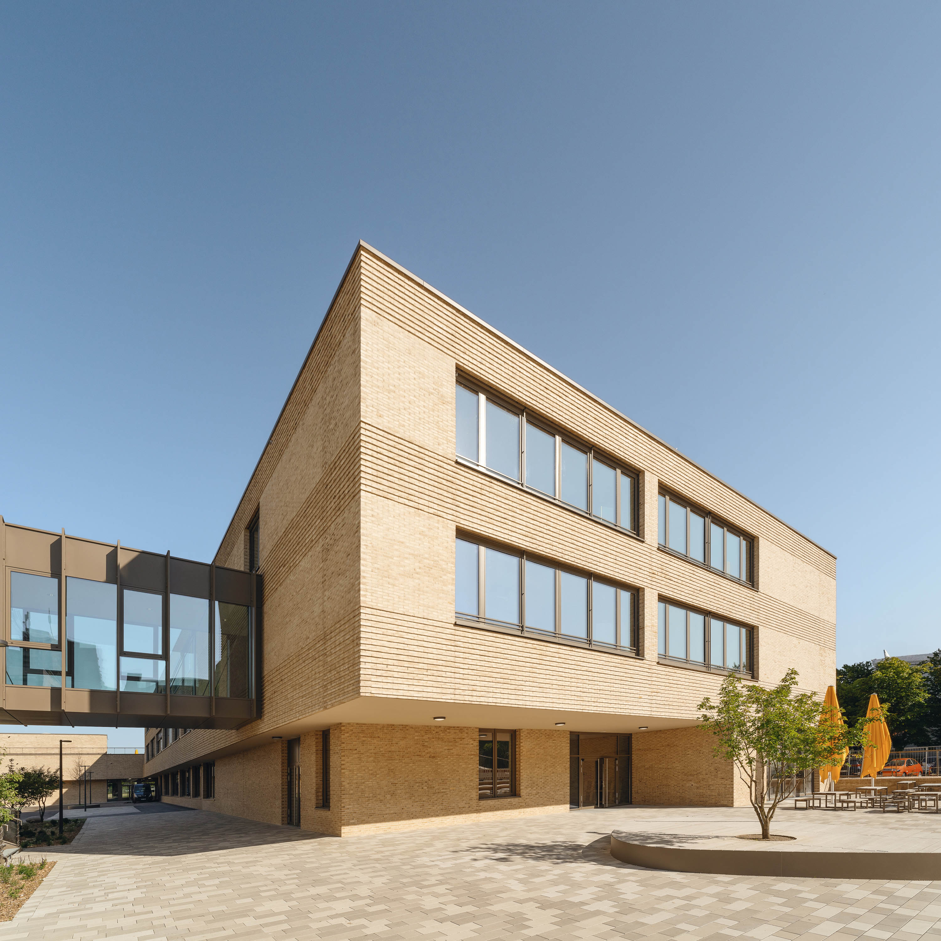 Erweiterung Grundschule und Neubau Dreifeldsporthalle, Haar Erweiterung Grundschule und Neubau Dreifeldsporthalle, Haar